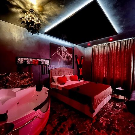Love Room Βουκουρέστι Εξωτερικό φωτογραφία
