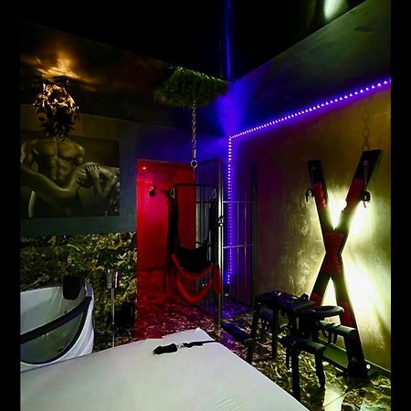 Love Room Βουκουρέστι Εξωτερικό φωτογραφία